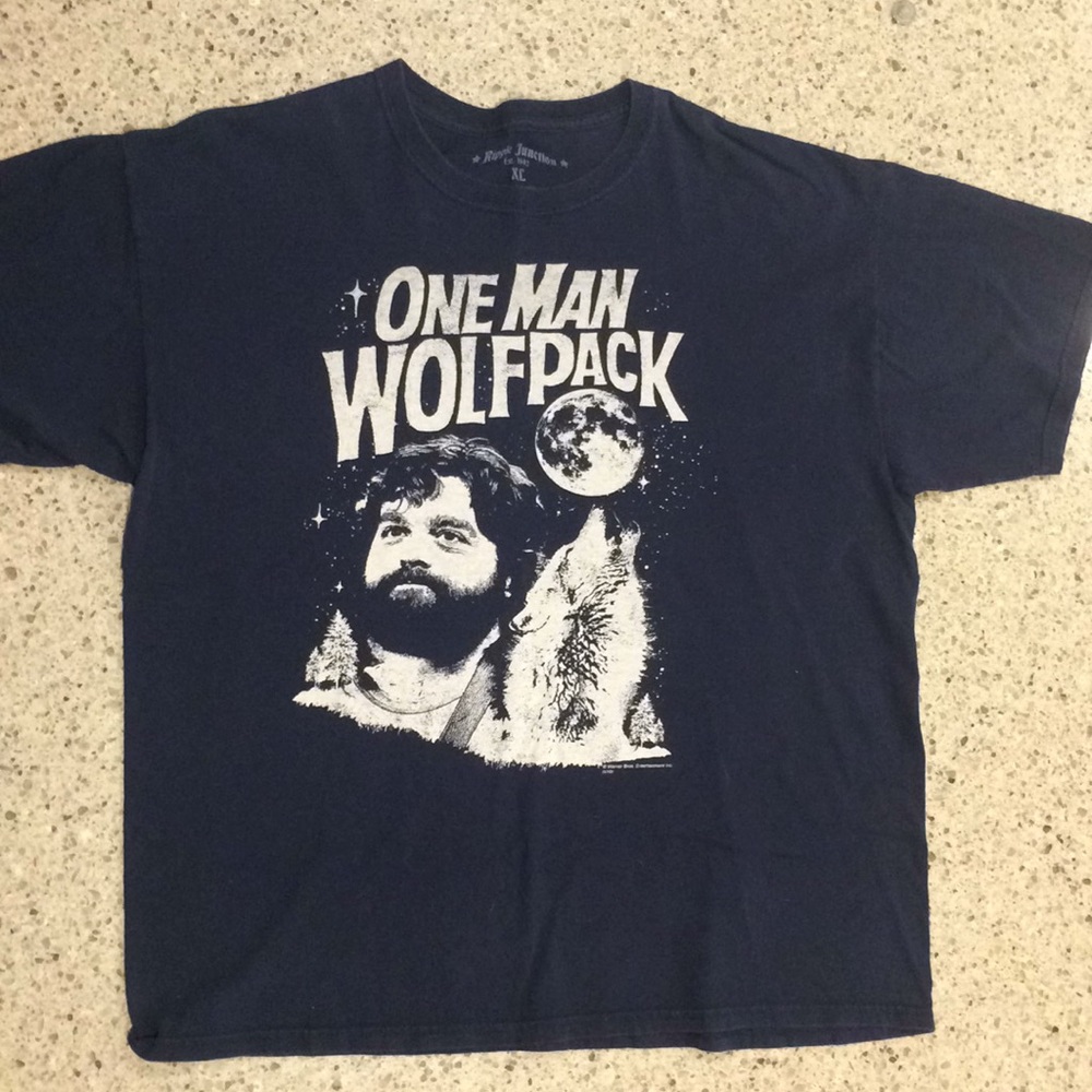 Men’s xlarge t shirt